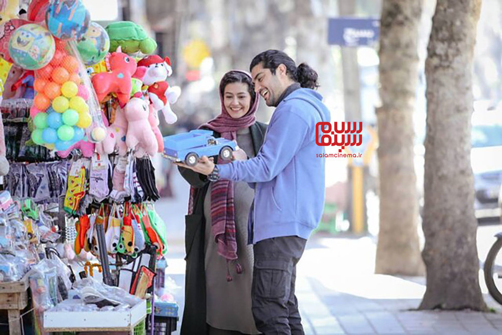 سینا مهراد و پردیس احمدیه در فیلم «دو روز دیرتر»